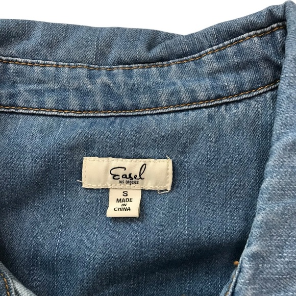 Easel Women’s Denim Shirt S Half Bleach Chambray L/S Oversized - Picture 3 of 4